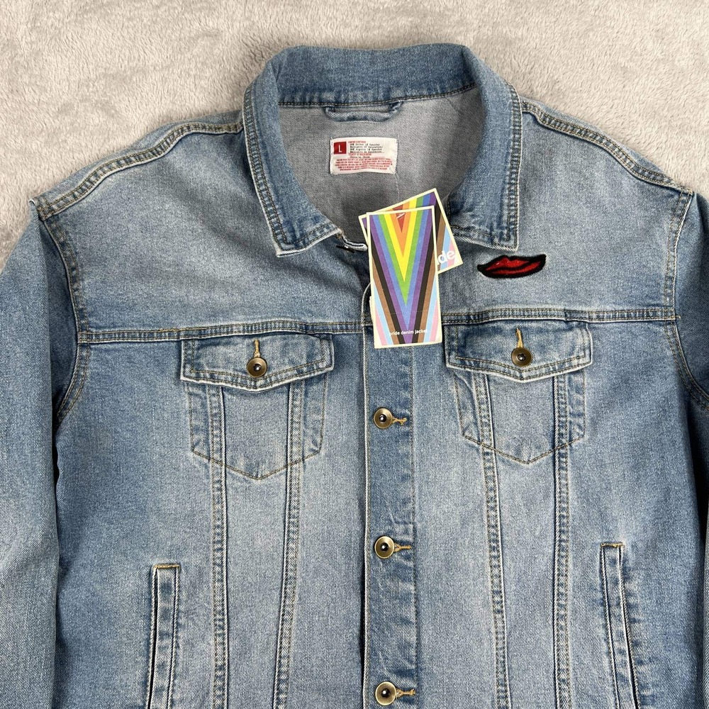 Target Pride Blu Stonewall 1969 Denim Trucker Jacket L Blue Womens NWT Rainbow - Picture 3 of 10